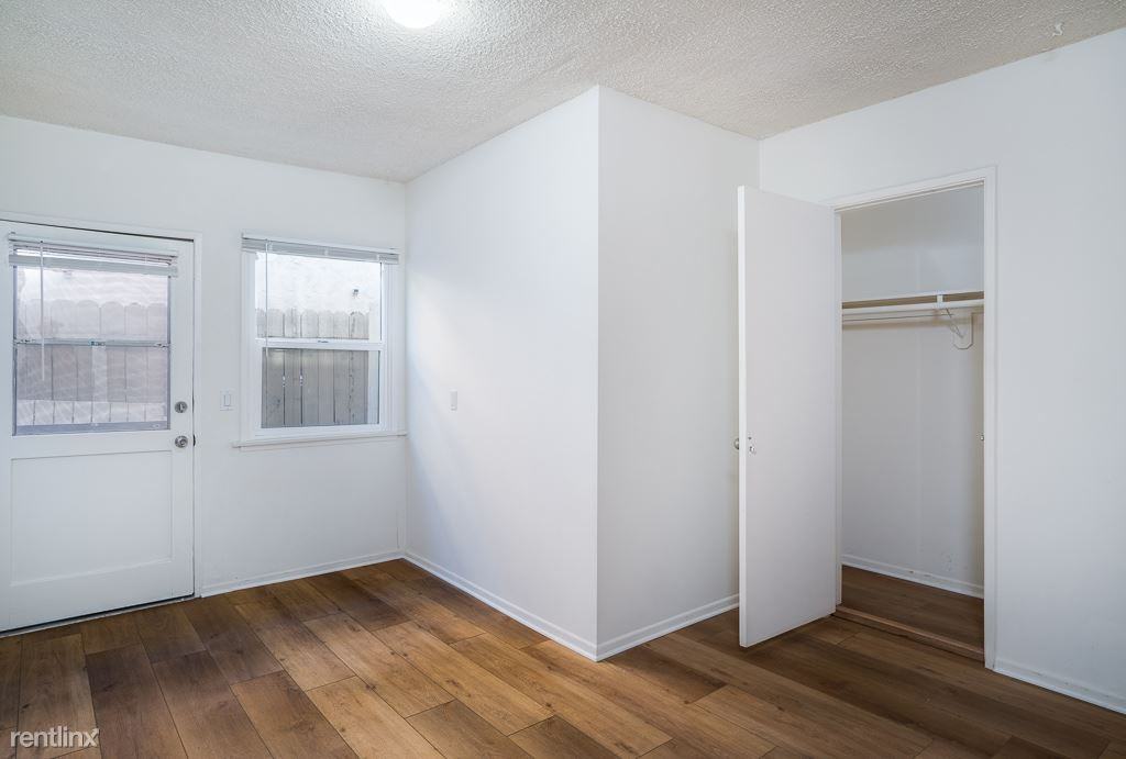 11511 Ohio Ave - Photo 2 of 50