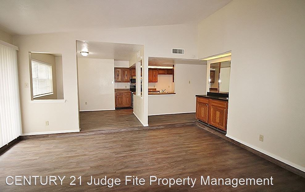 3174 Christopher St - Photo 3 of 11