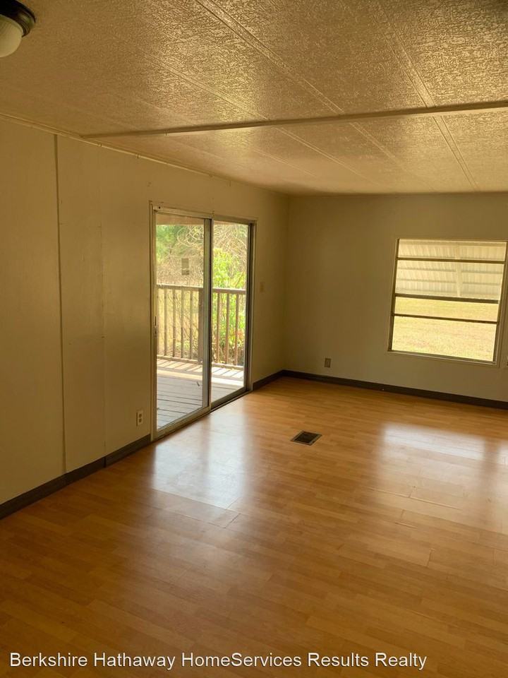 9315 Concord Rd - Photo 2 of 16