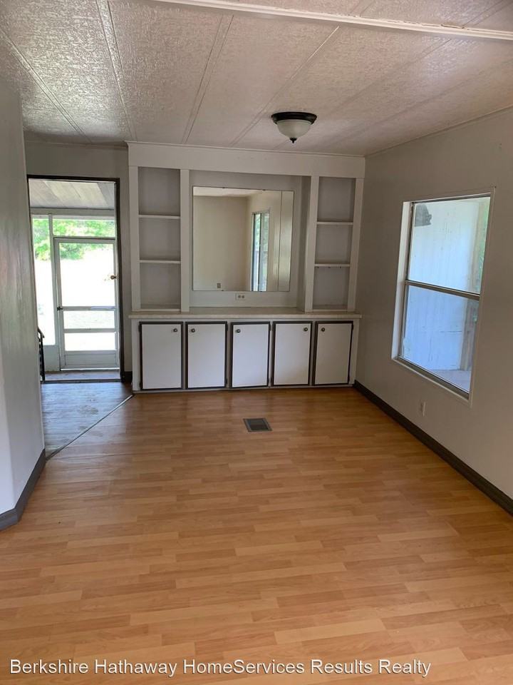 9315 Concord Rd - Photo 3 of 16