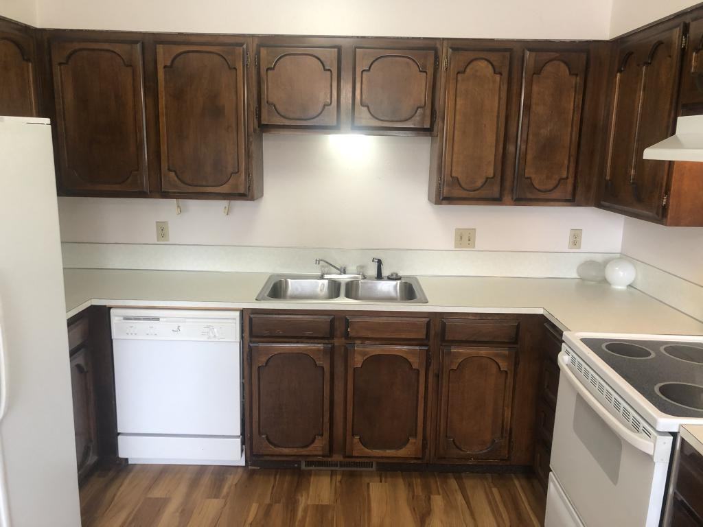 728 Eastland Dr N - Photo 4 of 11