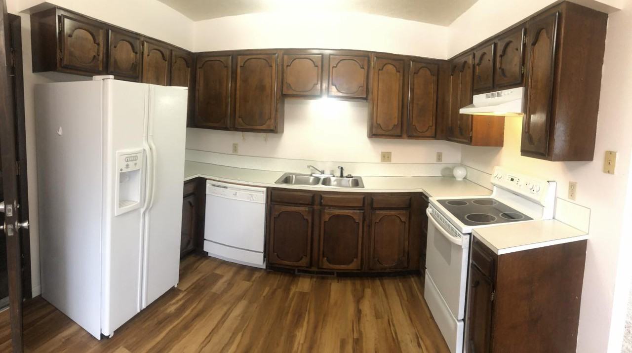 728 Eastland Dr N - Photo 6 of 11