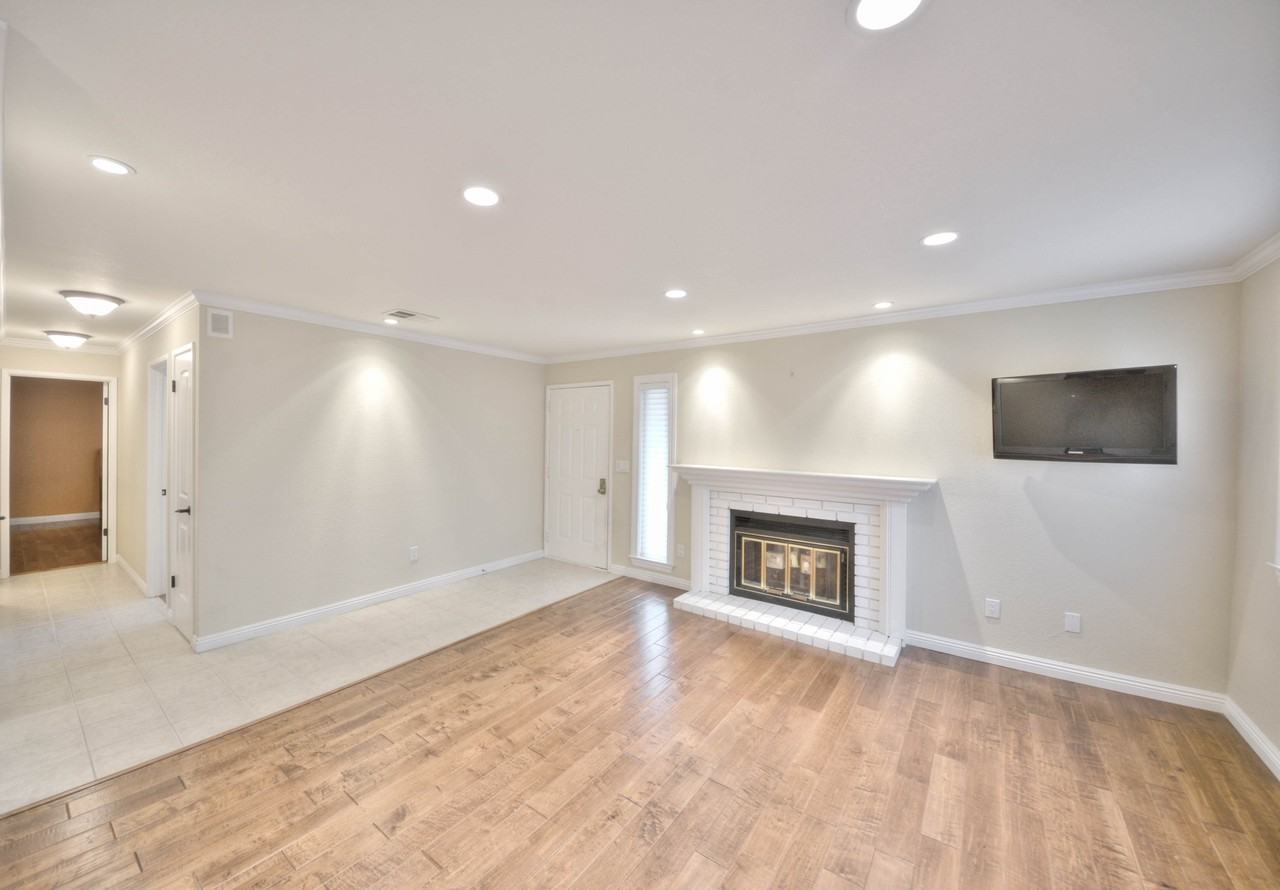 5302 Makati Cir - Photo 2 of 15