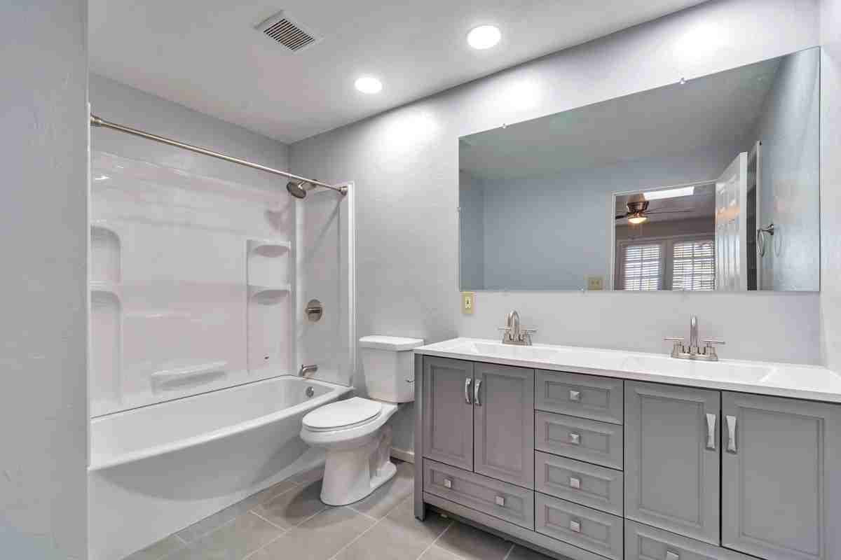 2557 E Glenn St #1 - Photo 3 of 15