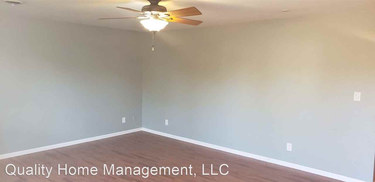 326 Clydesdale Cir - Photo 3 of 18