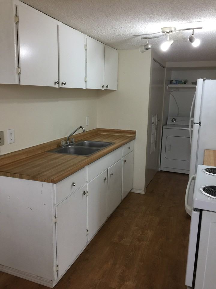 1484 Lakewood Road West Nw - Photo 2 of 6