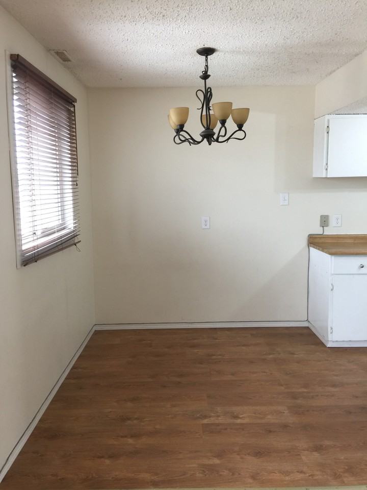 1484 Lakewood Road West Nw - Photo 3 of 6