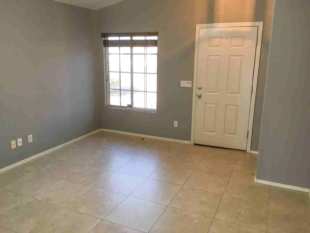 224 N 224th Ln - Photo 5 of 39