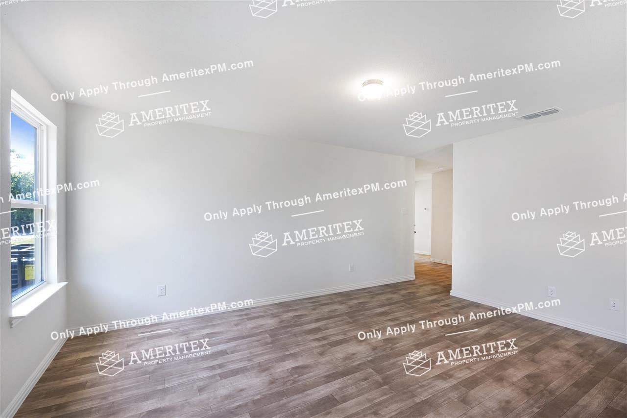 3201 Mount Horum Way - Photo 3 of 19