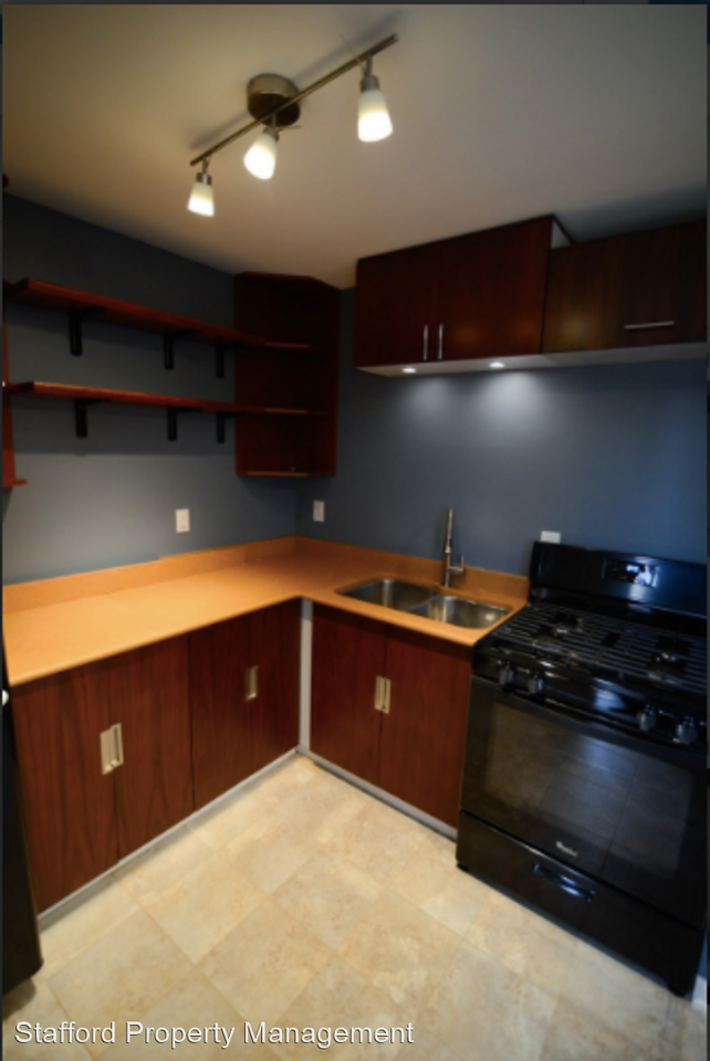 1034 Exchange St - Photo 3 of 12