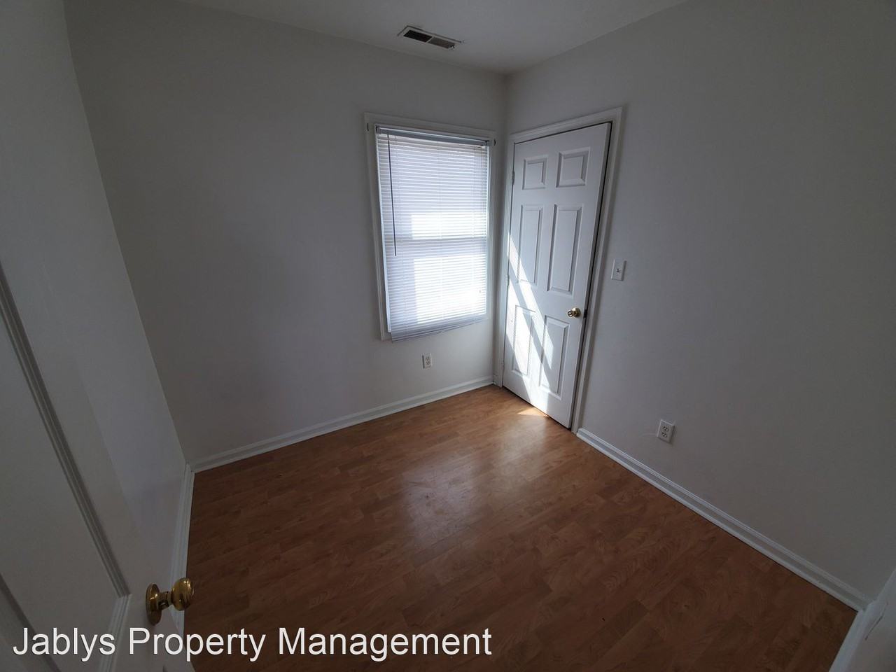 430 W 7th St - Photo 3 of 13