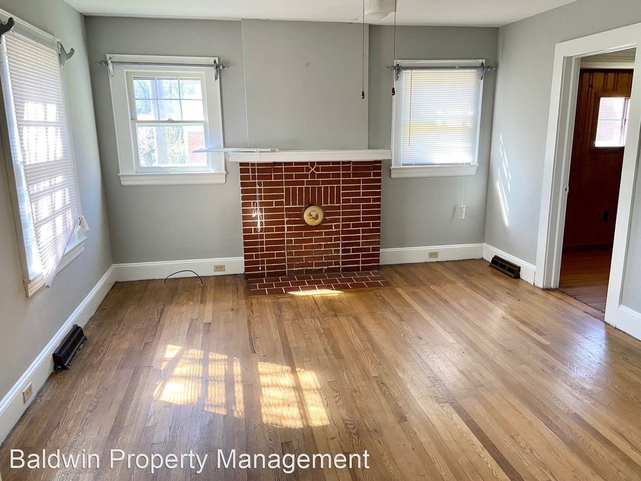 55 Cottage St - Photo 3 of 6