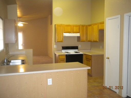 10451 W Reade Ave - Photo 3 of 6