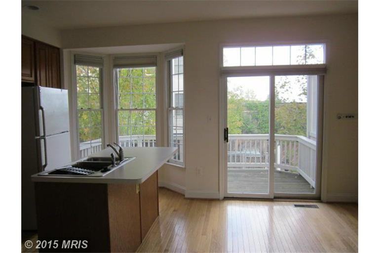 309 2nd St - Photo 3 of 9