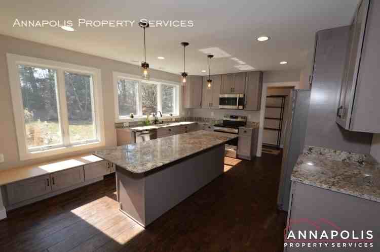 274 Princes Ln - Photo 2 of 37
