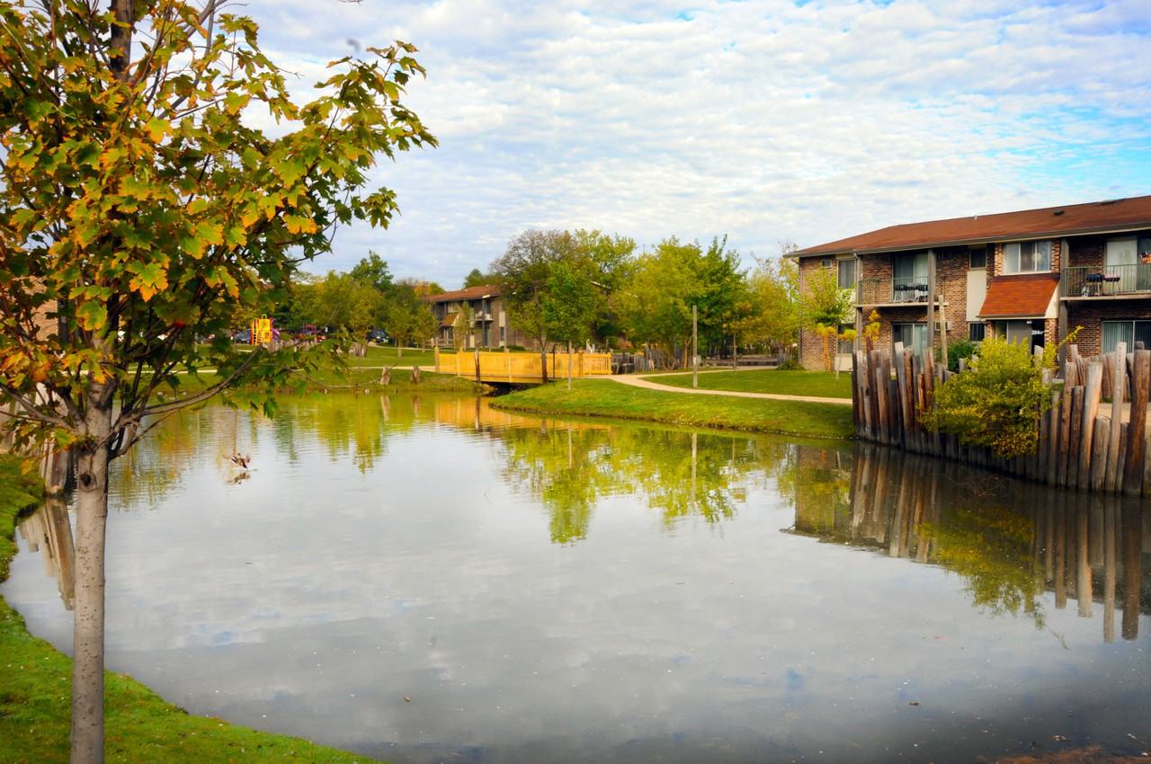 DuPage Covered Bridges Apartments - Photo 3 of 7