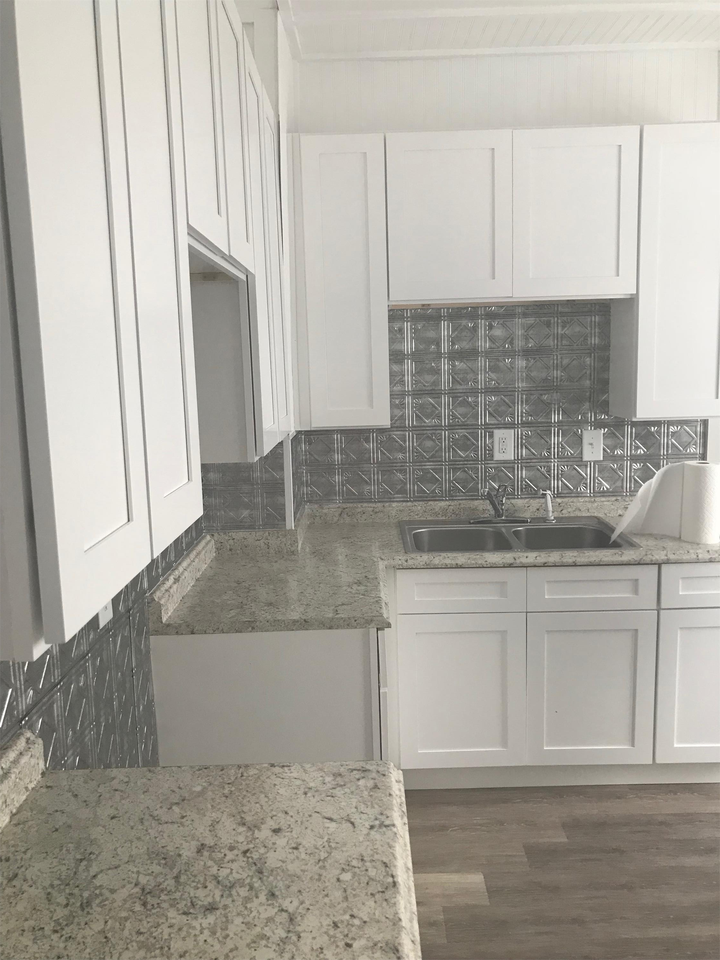 1613 Lapeer Ave #1 - Photo 7 of 21