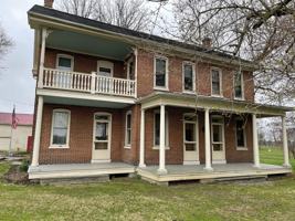 featured image of 97 Penn St #1