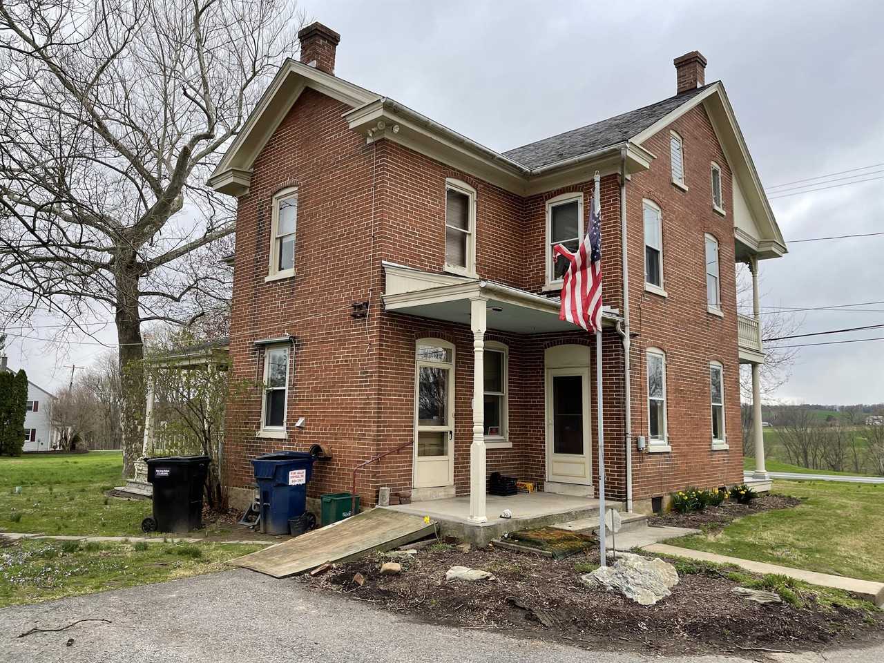 97 Penn St #1 - Photo 2 of 11