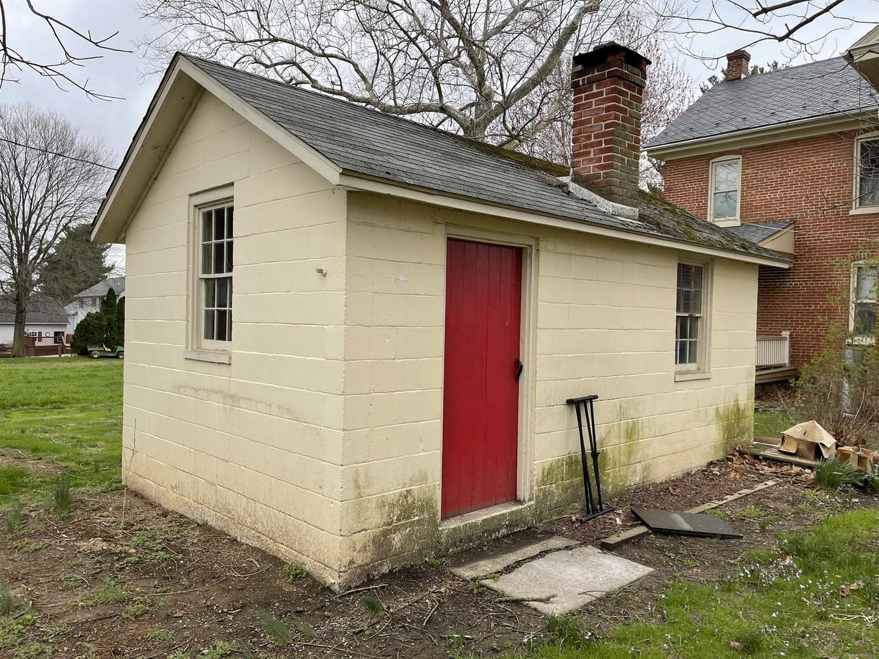 97 Penn St #1 - Photo 3 of 11