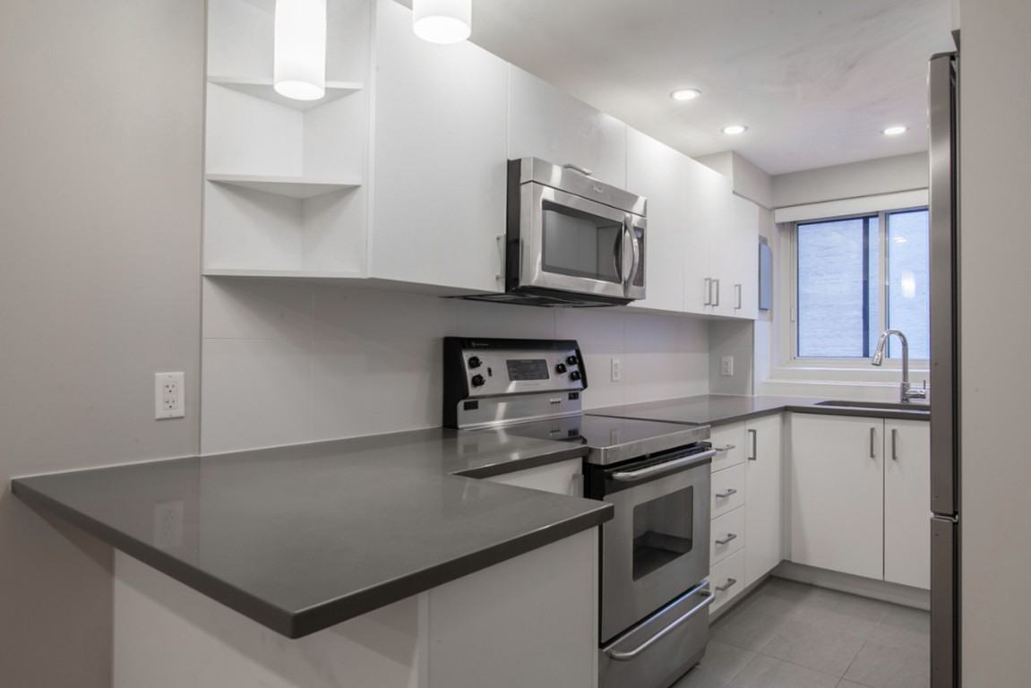 3421 Drummond Apartments for Rent 3421 Rue Drummond, Montréal, QC H3G 1X7 with 6 Floorplans