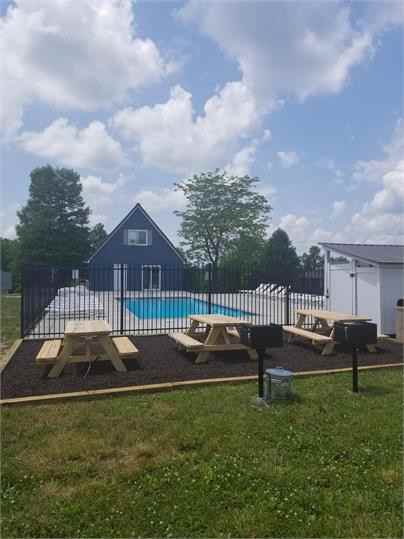 1400 Highland Drive - Photo 3 of 18