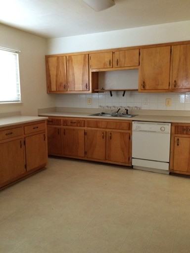 3120 Blume St NE - Photo 3 of 5