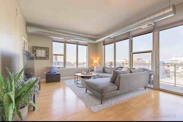 901 W Madison St #921 - Photo 2 of 30