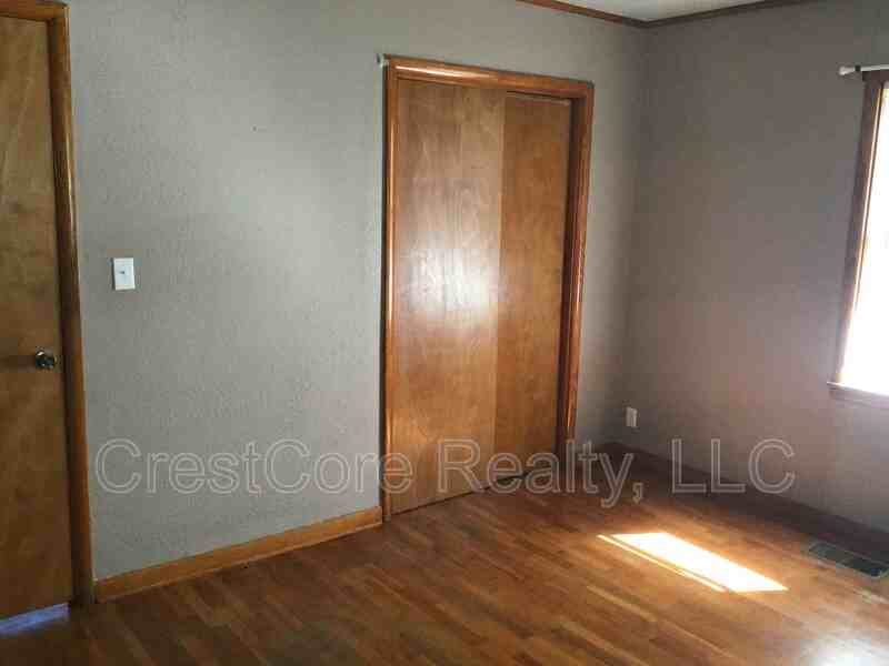 321 321 Hillcrest St 321 - Photo 2 of 7