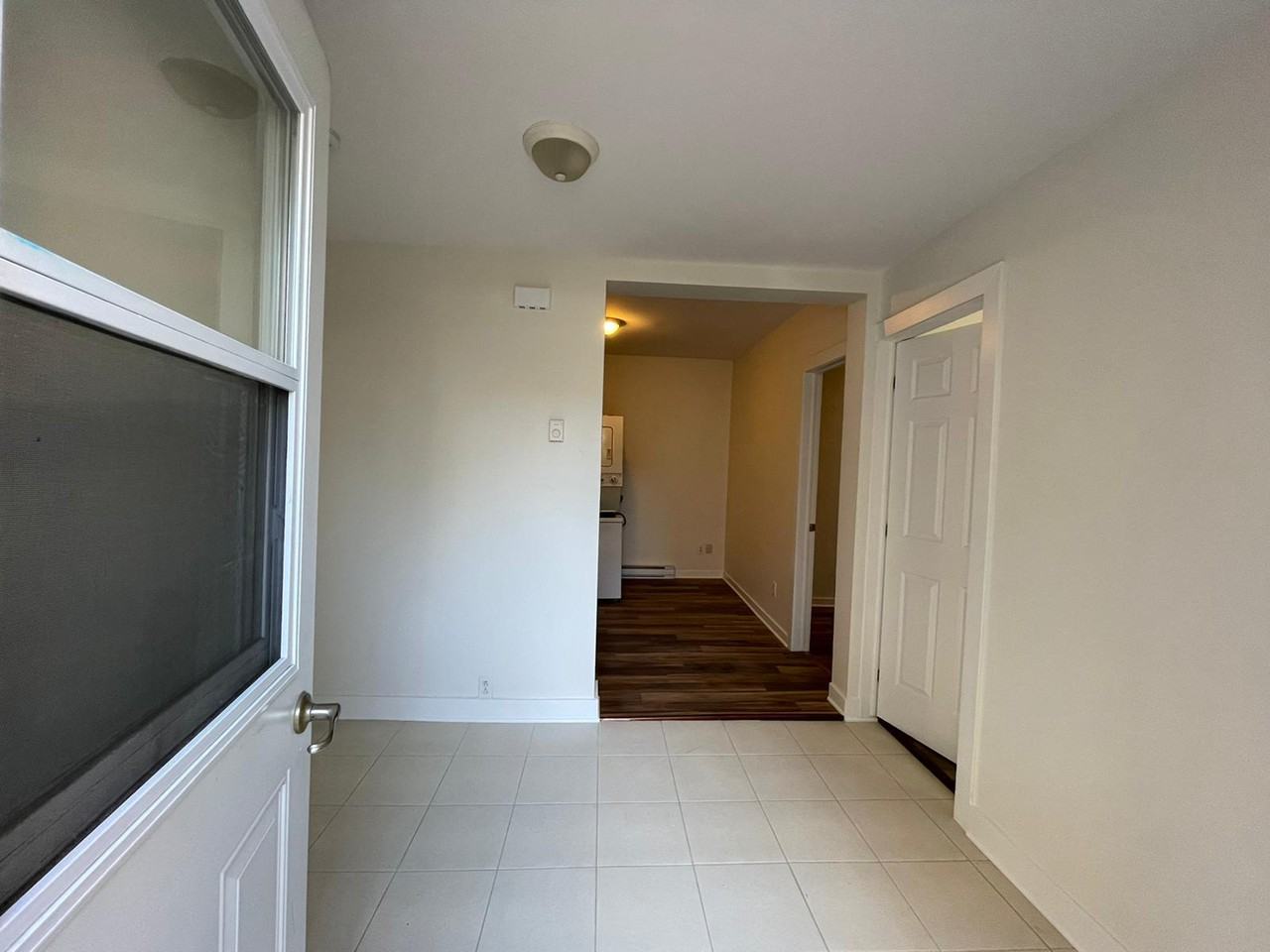 5 Rue de l'Hôtel-de-Ville #C - Photo 2 of 12