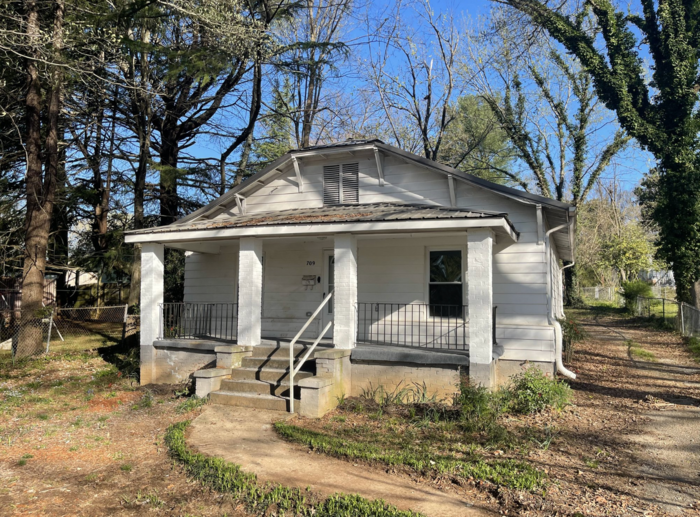 709 E Front St - Photo 2 of 17