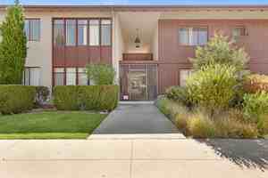 featured image of 4452 Hazeltine Ave
