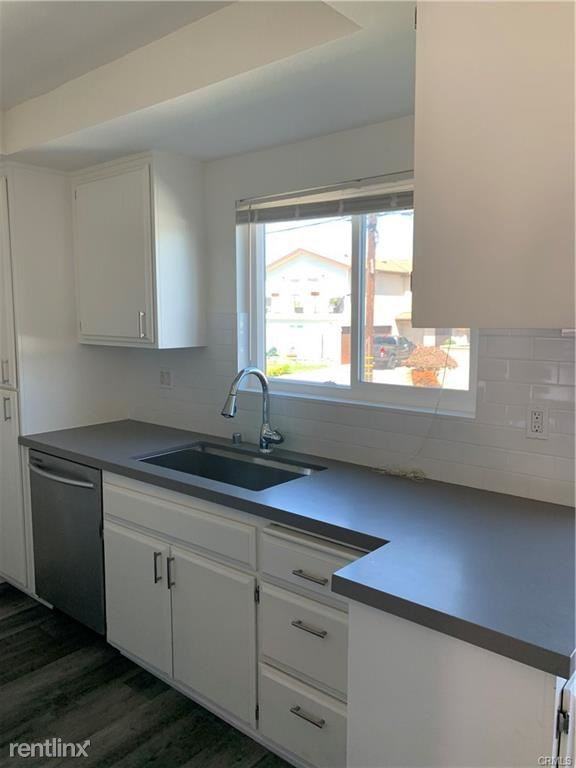 2120 Dufour Ave #5 - Photo 3 of 10