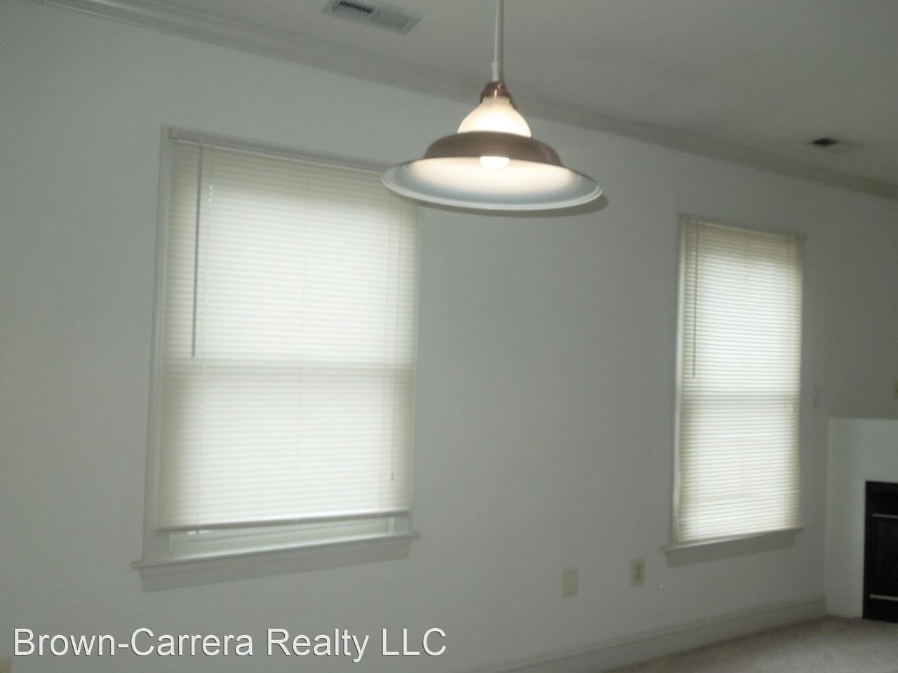 109 Royal St SW - Photo 3 of 6