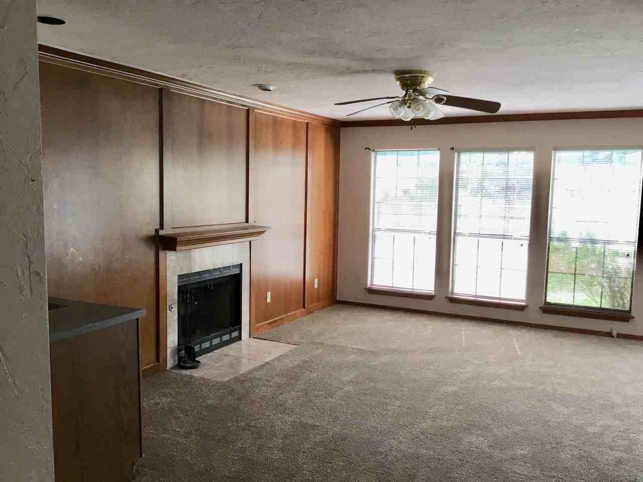 12916 Carrie Ct - Photo 2 of 23