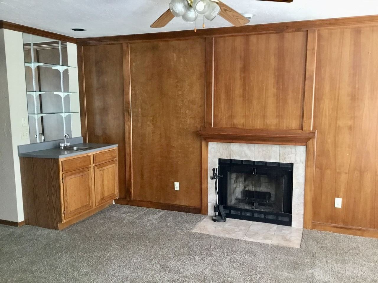 12916 Carrie Ct - Photo 3 of 23