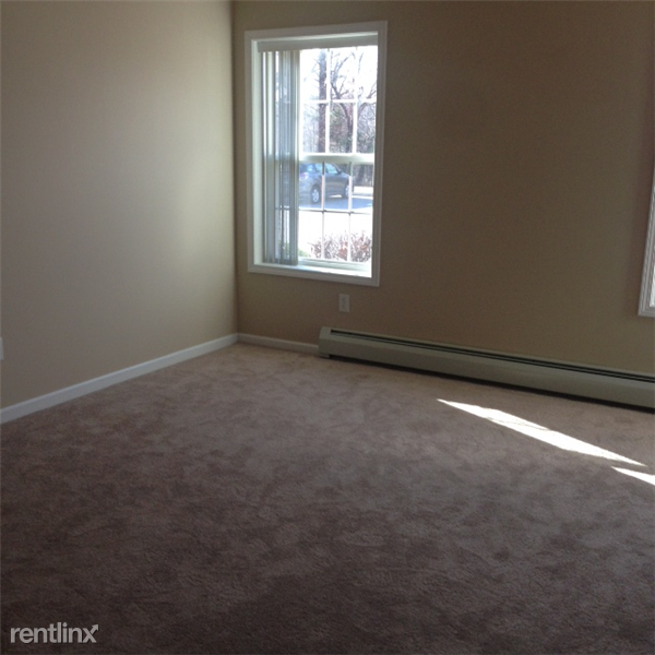 48 Kings Hwy #103 - Photo 3 of 8