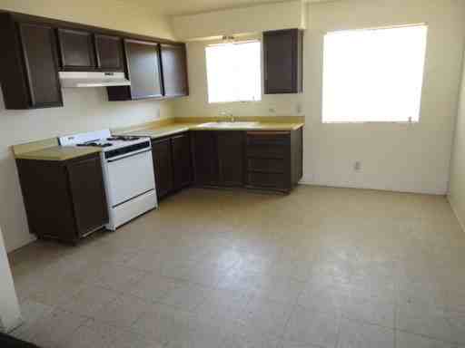 22989 Harper Ave - Photo 3 of 9