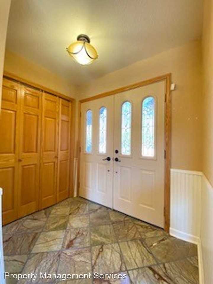 54028 Eastview Dr - Photo 2 of 50