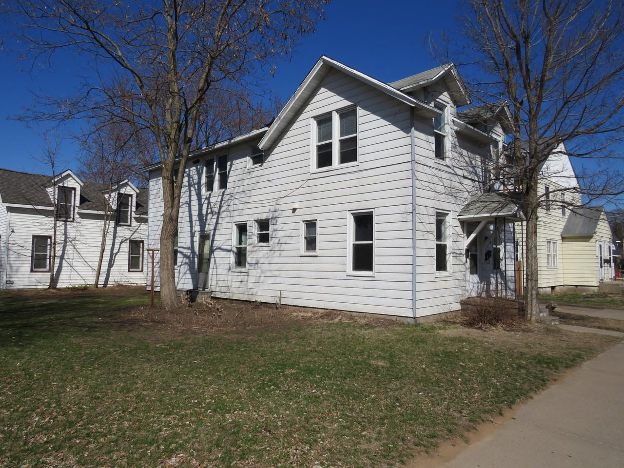 1104 Birch St - Photo 3 of 3