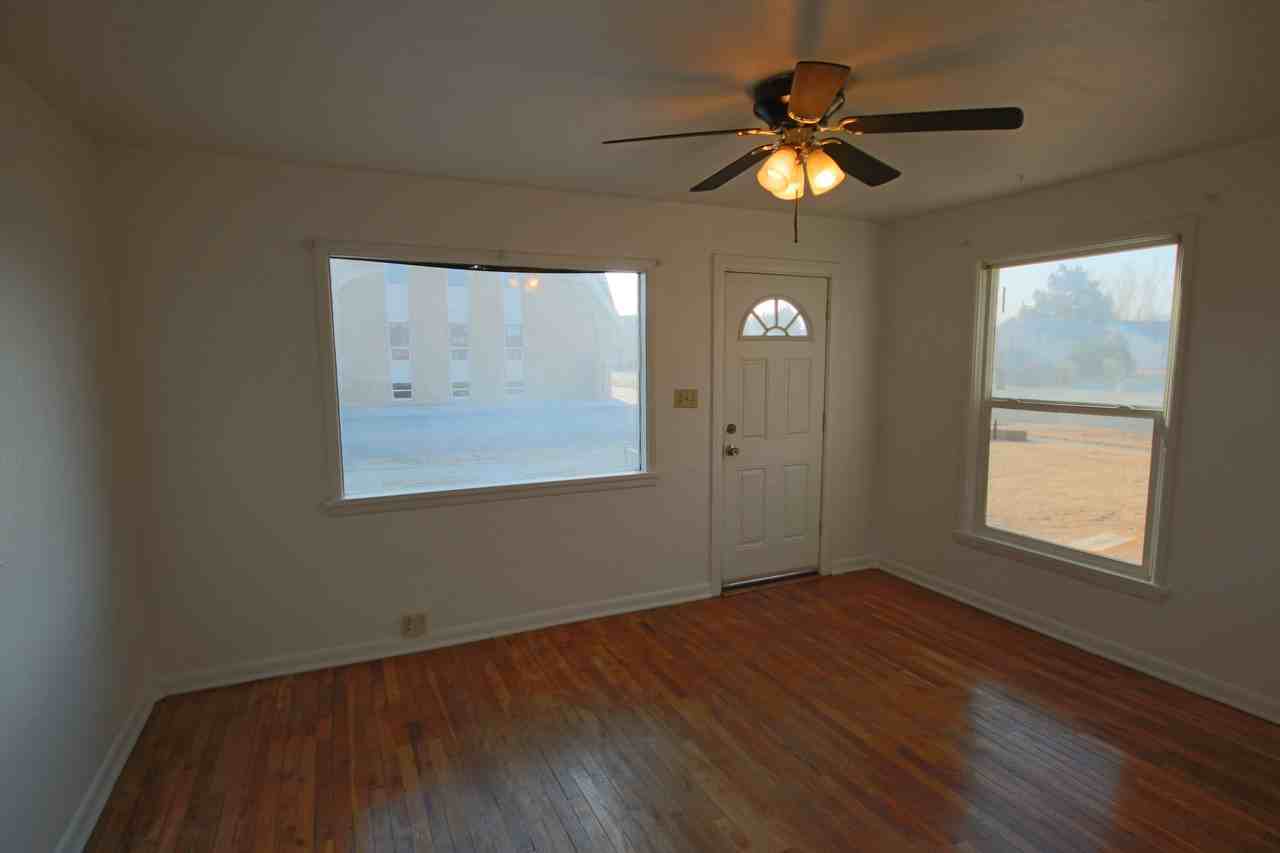 210 N Bernard St - Photo 2 of 7