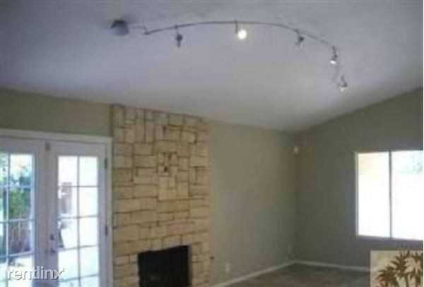 4040 E Mesquite Ave - Photo 3 of 6