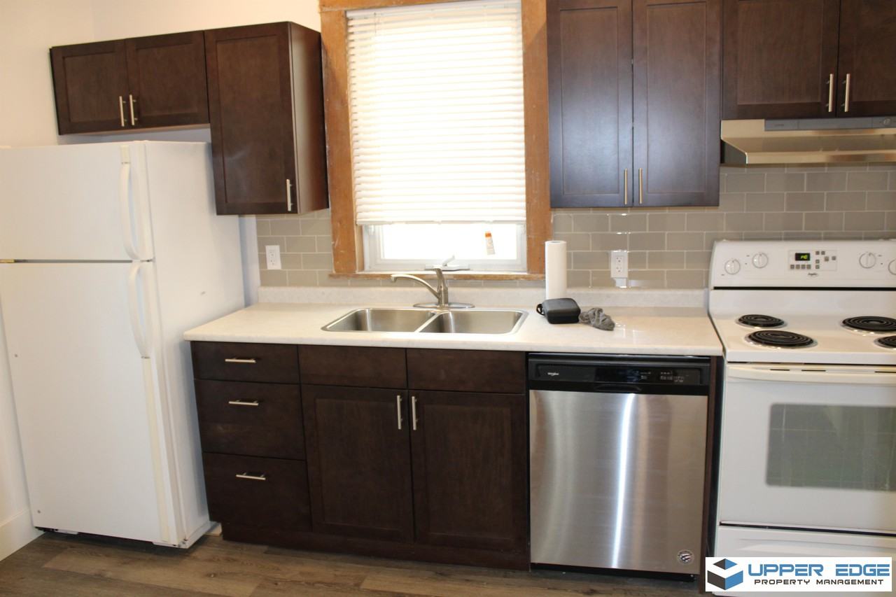 435 Mckenzie St - Photo 3 of 17