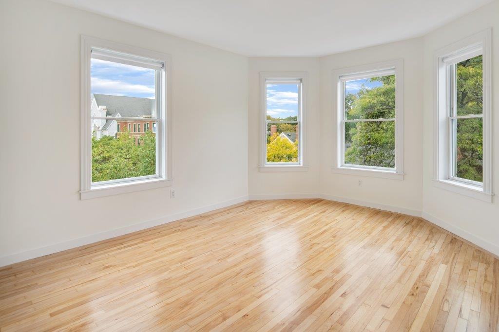 Magazine Street Apartments - Photo 6 of 20