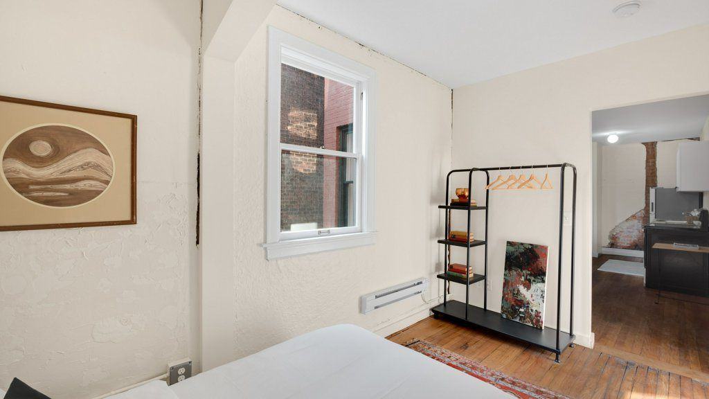 Hubbard Apartments - Photo 6 of 9