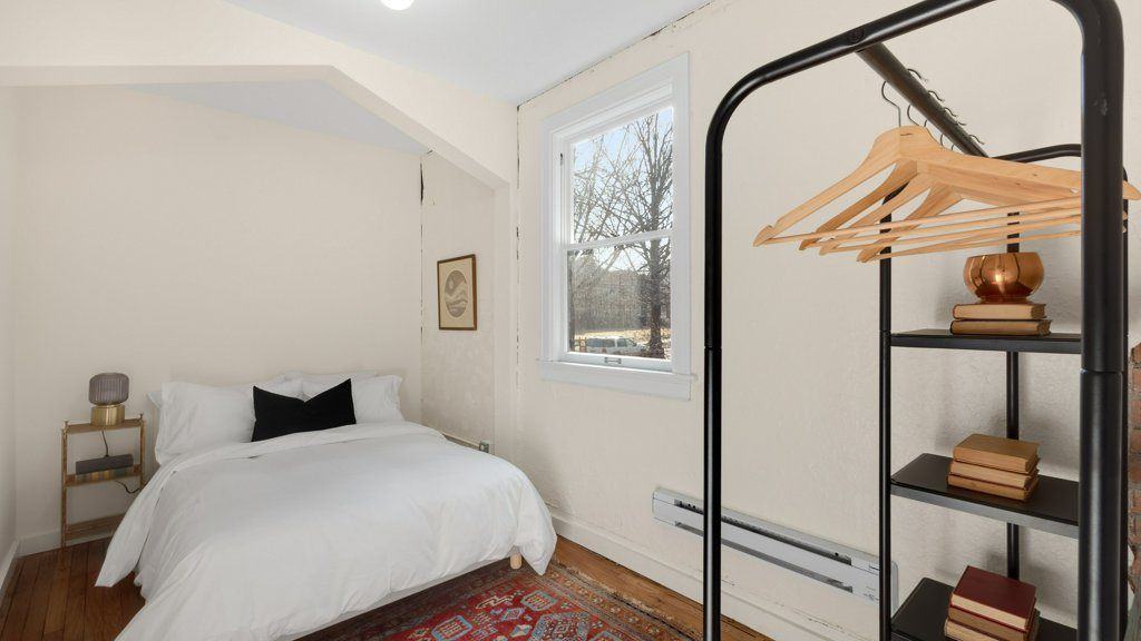 Hubbard Apartments - Photo 7 of 9