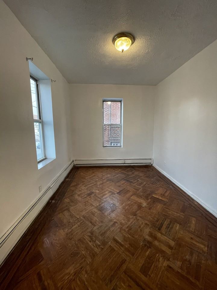 7201 16th Ave #2R - Photo 3 of 8