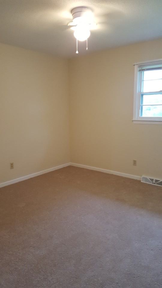 660 Northeast Park Lane #B - Photo 3 of 5