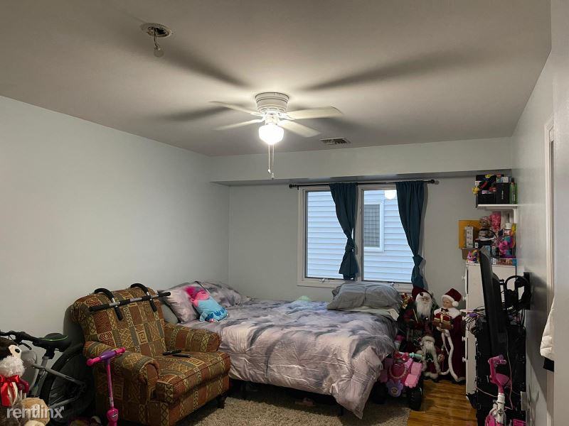 117 117 PENNINGTON ST 1 - Photo 3 of 7