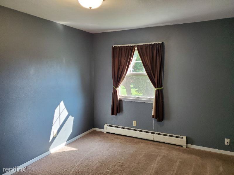 301 301 S 3rd St. Arlington SD #6 - Photo 2 of 5